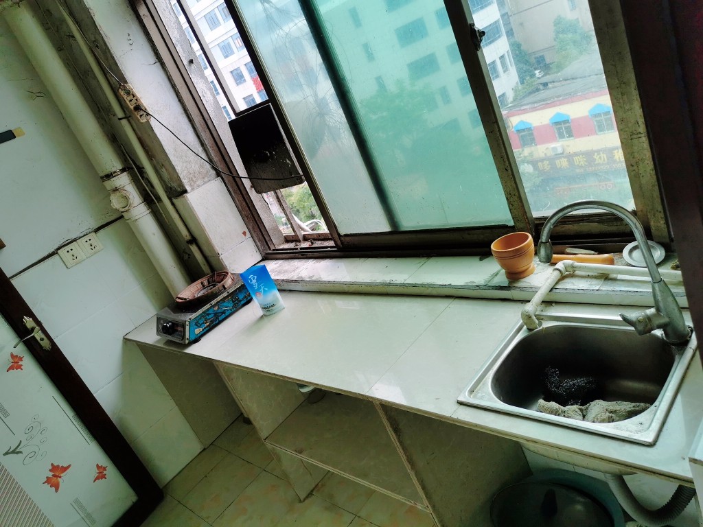 晨光小区 1室1厅1卫 600.00元/月 晨光小区 1室1厅1卫 600.00元/月室内图