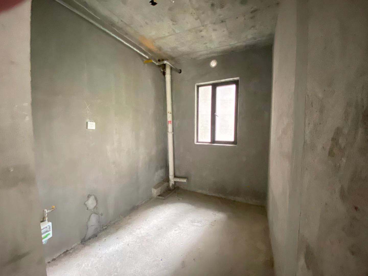 东部美的城 4室2厅2卫 95.0万 东部美的城 4室2厅2卫 95.0万客厅