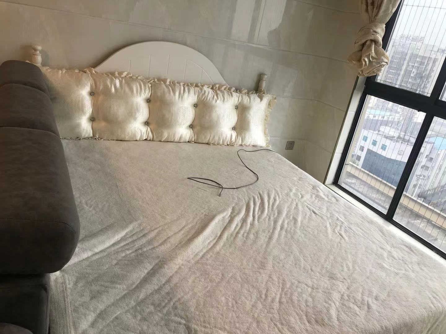 新都汇 1室1厅1卫 1400.0元/月 新都汇 1室1厅1卫 1400.0元/月室内图