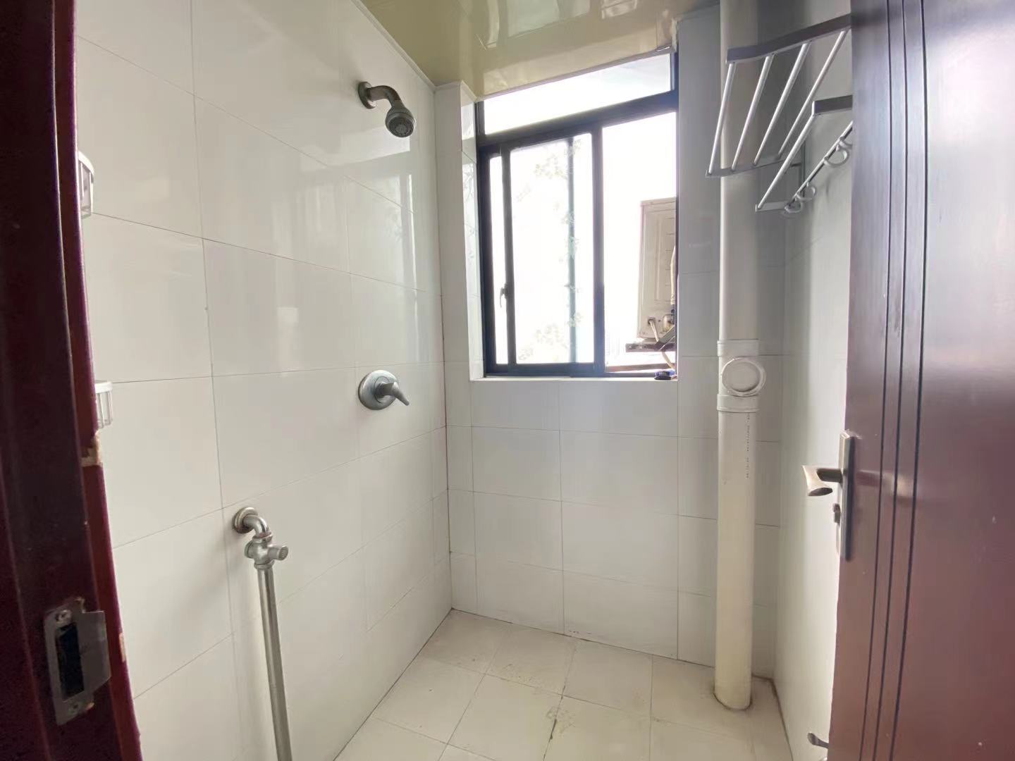 水岸春天 1室1厅1卫 50.0万 水岸春天 1室1厅1卫 50.0万客厅