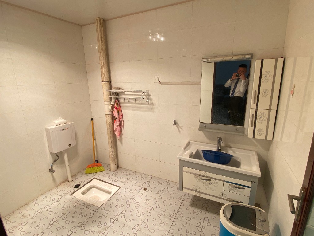 冠华槟榔园  3室2厅1卫    1200.0元/月 冠华槟榔园  3室2厅1卫    1200.0元/月室内图