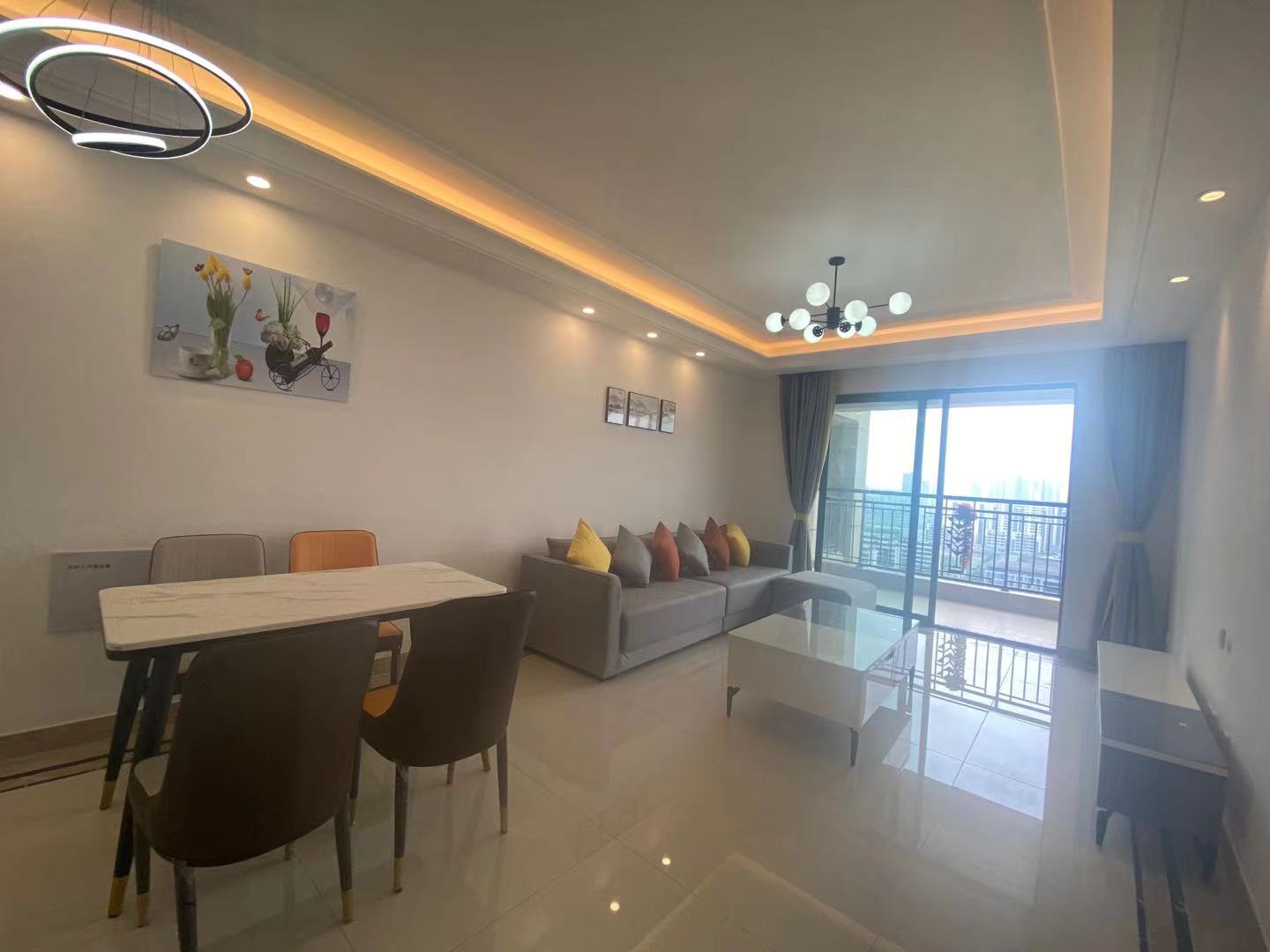 中海锦江城云熙一期  3室2厅2卫    2800.0元/月室内图