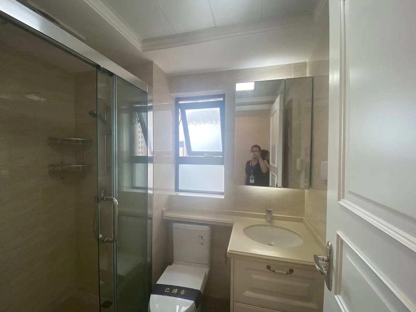 中海锦江城云熙一期  3室2厅2卫    2800.0元/月室内图