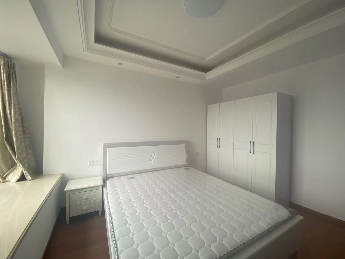 中海锦江城云熙一期  3室2厅2卫    2800.0元/月室内图