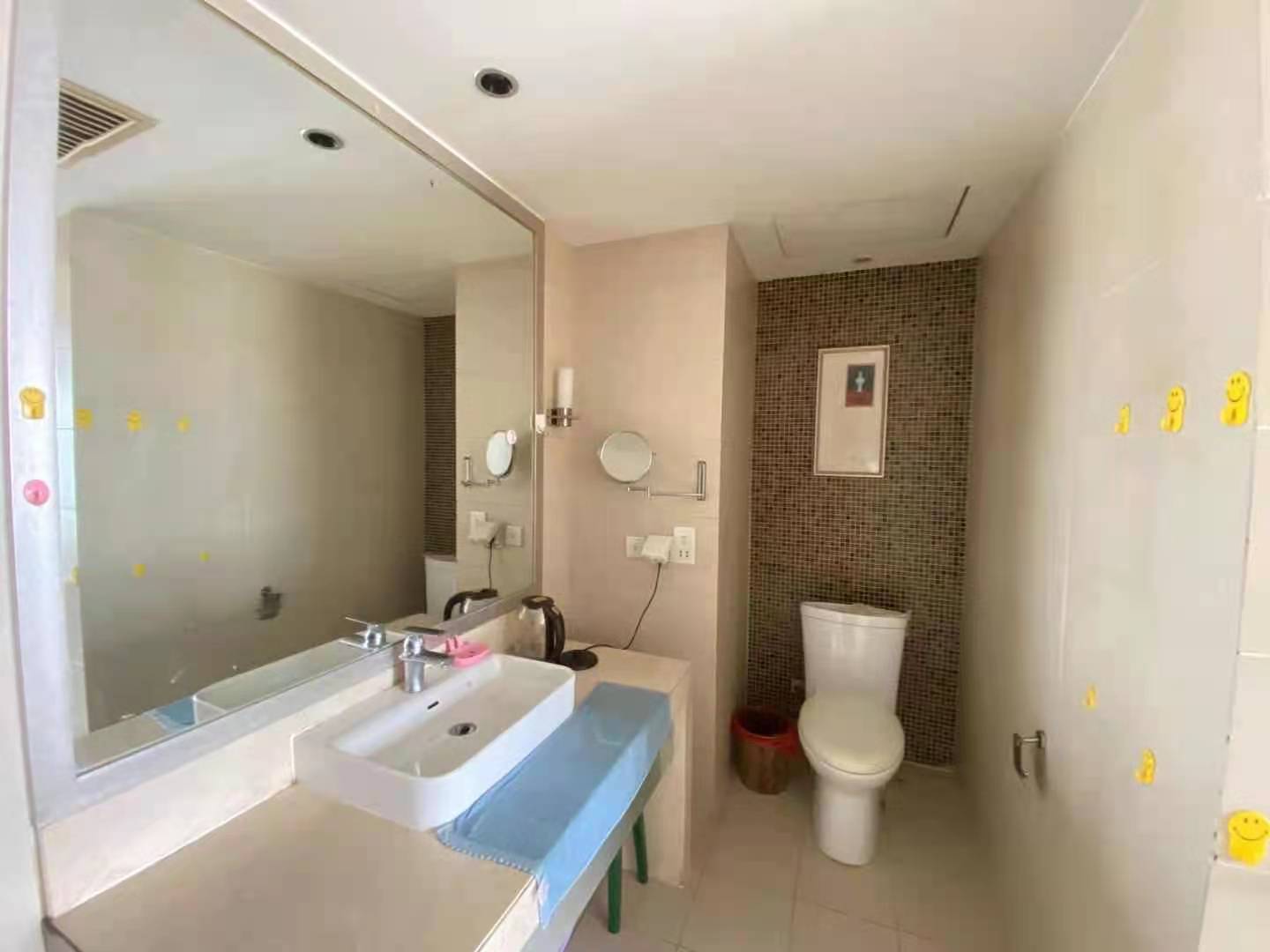 学堂冲二村体育路48号 1室1厅1卫 1100.00元/月 学堂冲二村体育路48号 1室1厅1卫 1100.00元/月室内图