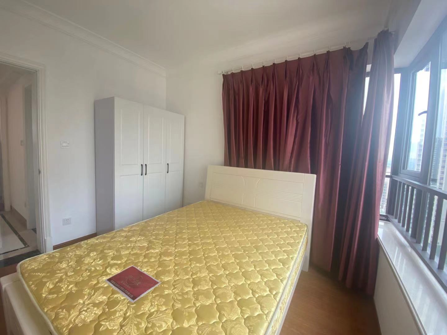 中海锦江城云熙一期  3室2厅2卫    2800.0元/月室内图