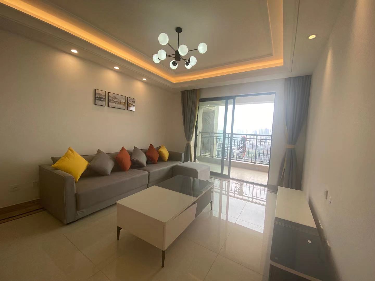 中海锦江城云熙一期  3室2厅2卫    2800.0元/月室内图