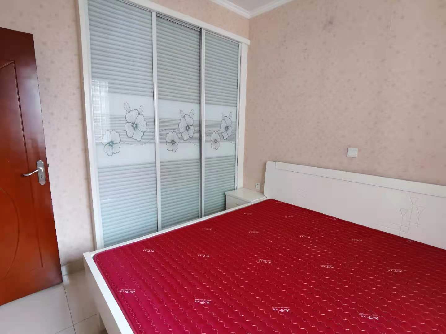 二江花园 3室2厅1卫 2000.0元/月 二江花园 3室2厅1卫 2000.0元/月室内图