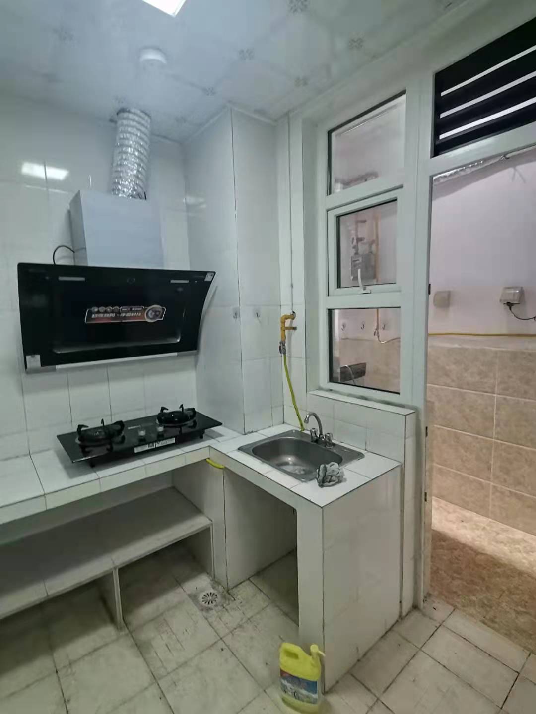 南湖春天  1室1厅1卫    1600.0元/月 南湖春天  1室1厅1卫    1600.0元/月室内图