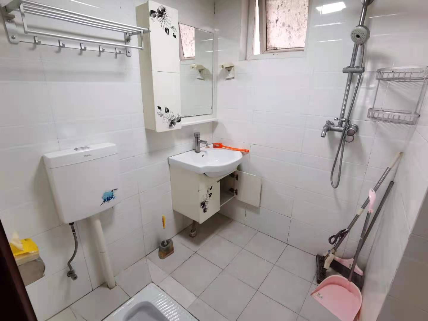 二江花园 3室2厅1卫 2000.0元/月 二江花园 3室2厅1卫 2000.0元/月室内图