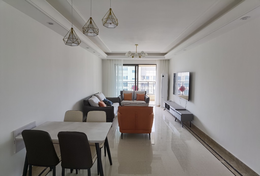 中海锦江城云熙二期  3室2厅2卫    2600.0元/月 中海锦江城云熙二期  3室2厅2卫    2600.0元/月