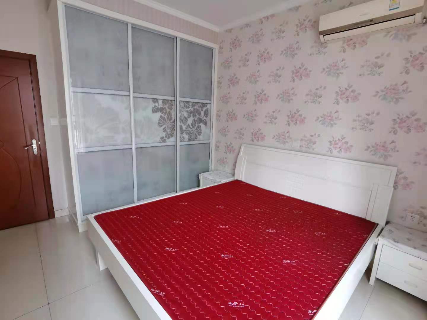 二江花园 3室2厅1卫 2000.0元/月 二江花园 3室2厅1卫 2000.0元/月室内图