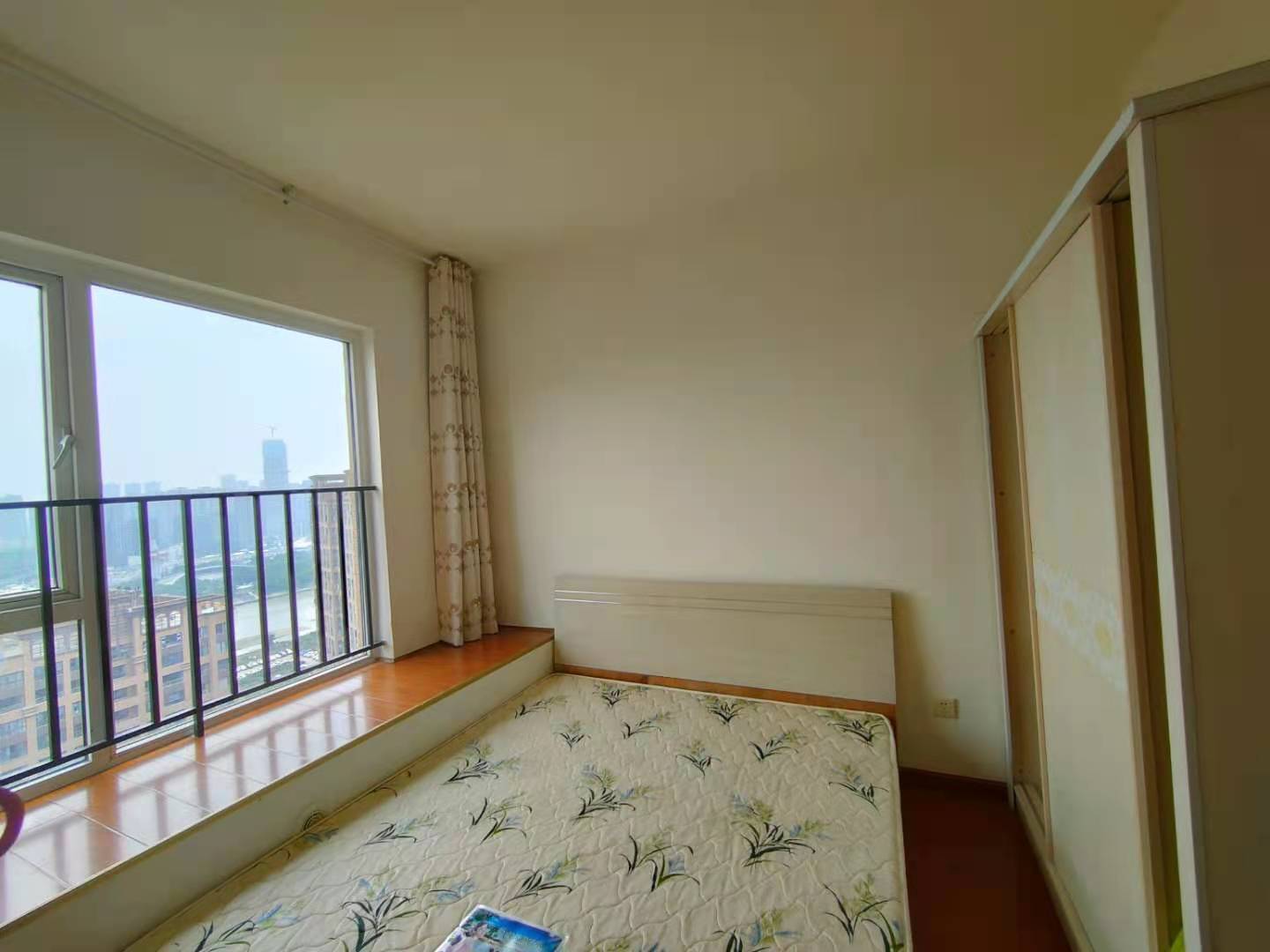 南湖左岸如果 3室1厅1卫 2300.0元/月 南湖左岸如果 3室1厅1卫 2300.0元/月室内图