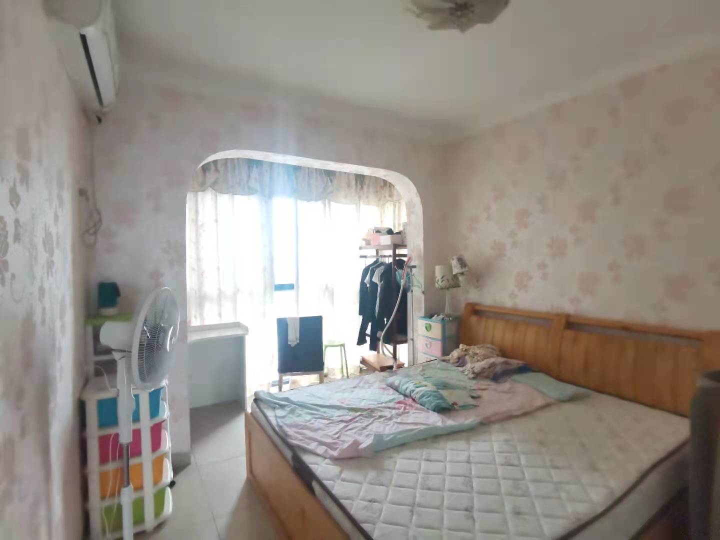 印象华都 3室2厅2卫 75.0万 印象华都 3室2厅2卫 75.0万客厅