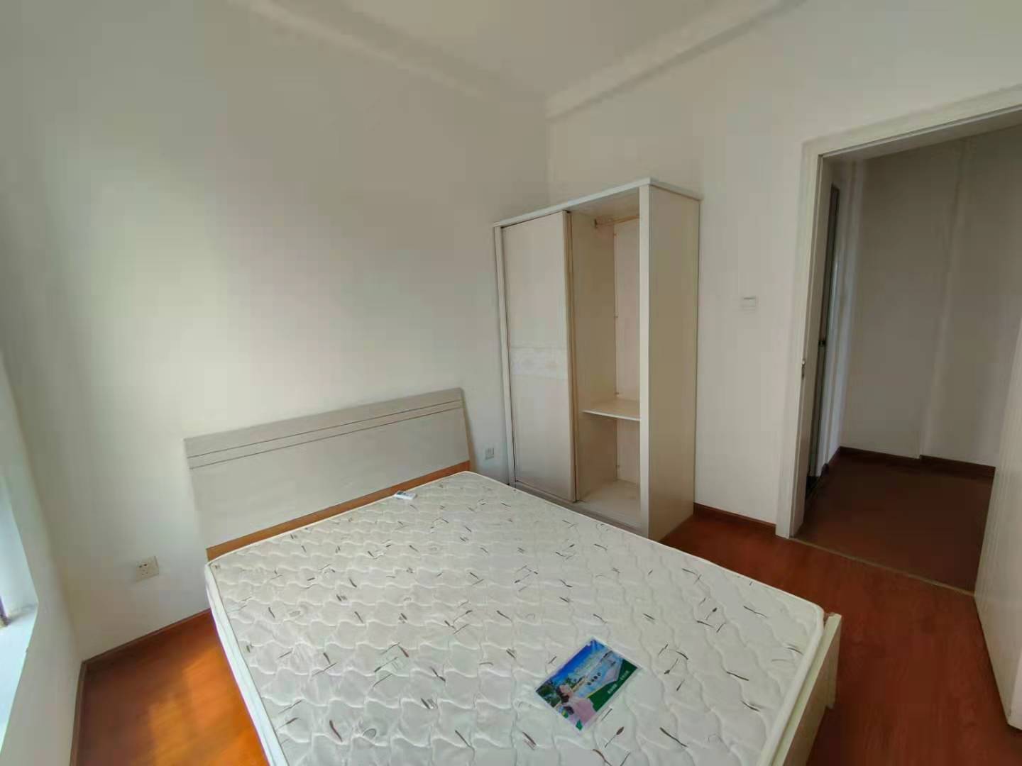 南湖左岸如果 3室1厅1卫 2300.0元/月 南湖左岸如果 3室1厅1卫 2300.0元/月室内图