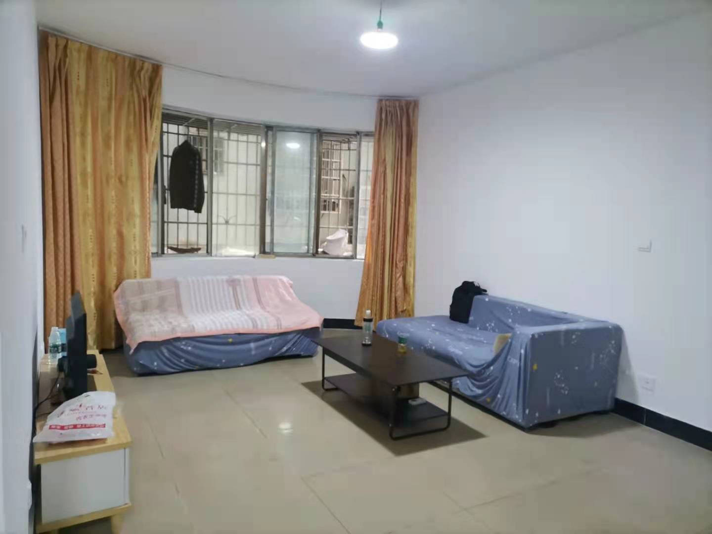 东湖绿洲 2室1厅1卫 1300.0元/月 东湖绿洲 2室1厅1卫 1300.0元/月室内图