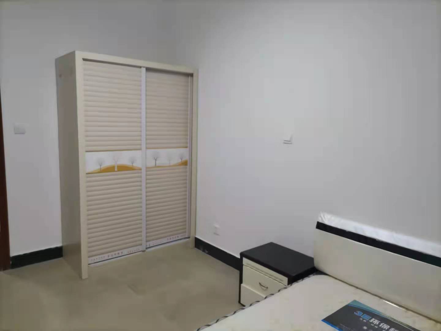 东湖绿洲 2室1厅1卫 1300.0元/月 东湖绿洲 2室1厅1卫 1300.0元/月室内图