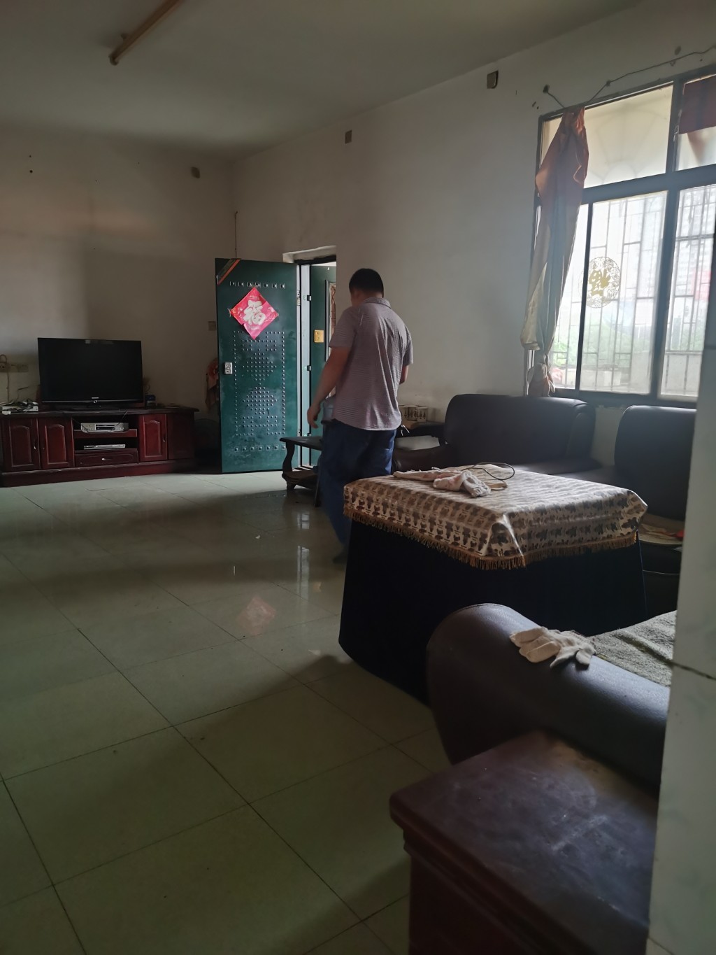 王家小区  3室2厅2卫    41.8万 王家小区  3室2厅2卫    41.8万客厅