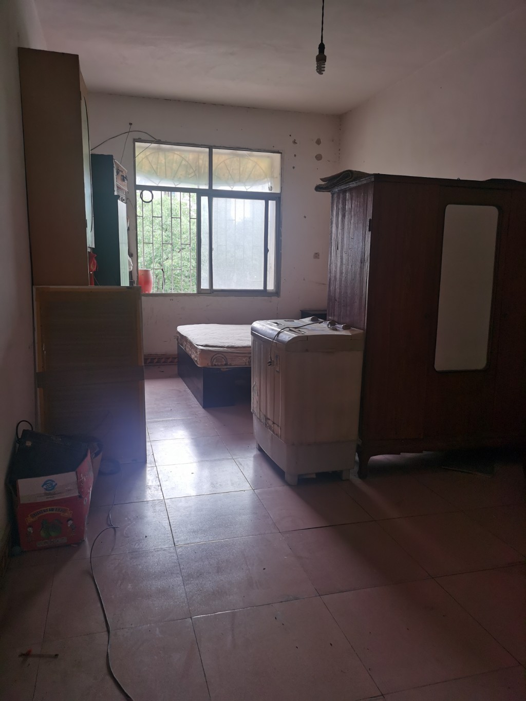 王家小区  3室2厅2卫    41.8万 王家小区  3室2厅2卫    41.8万卧室