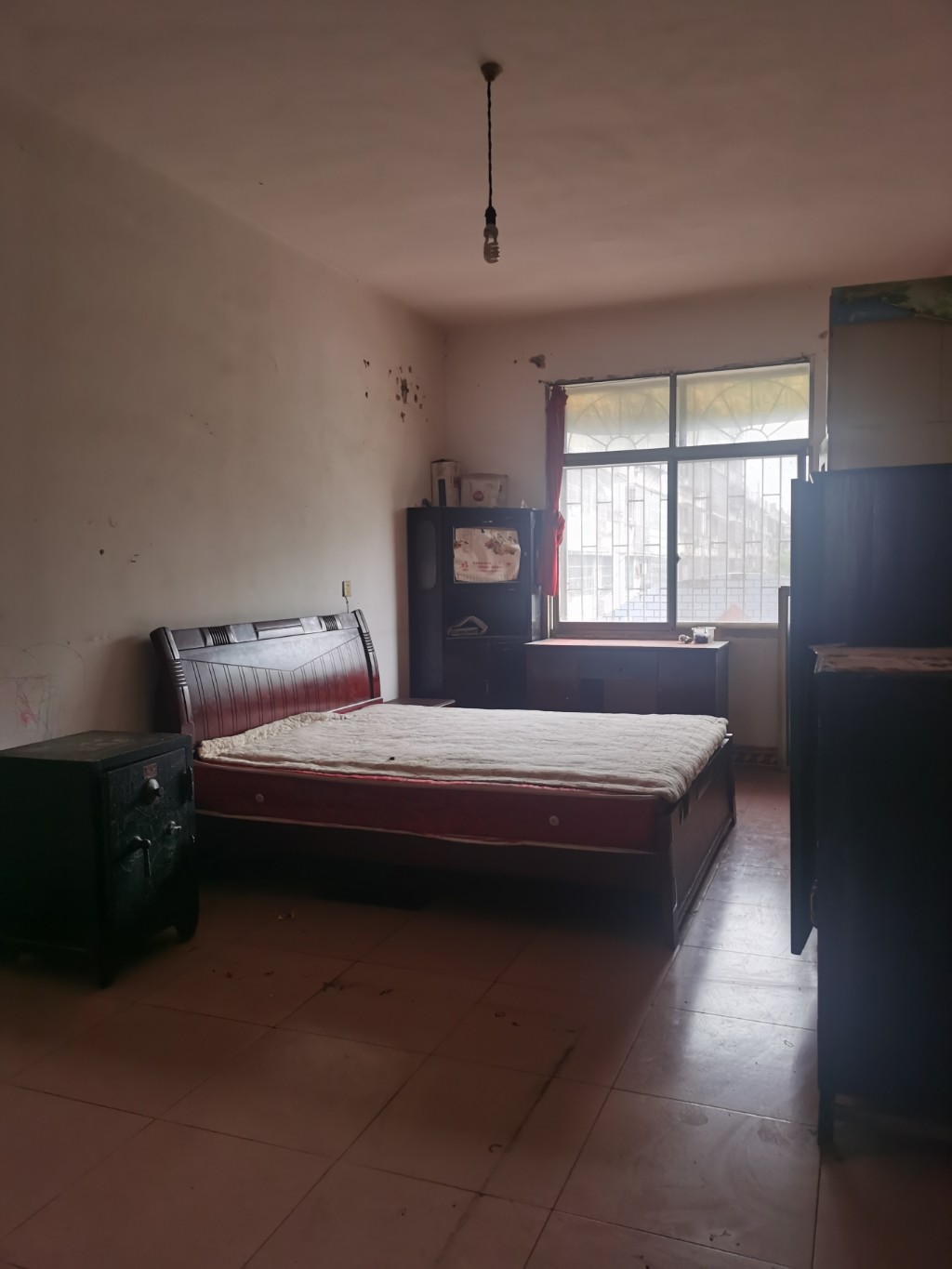 王家小区  3室2厅2卫    41.8万 王家小区  3室2厅2卫    41.8万卧室