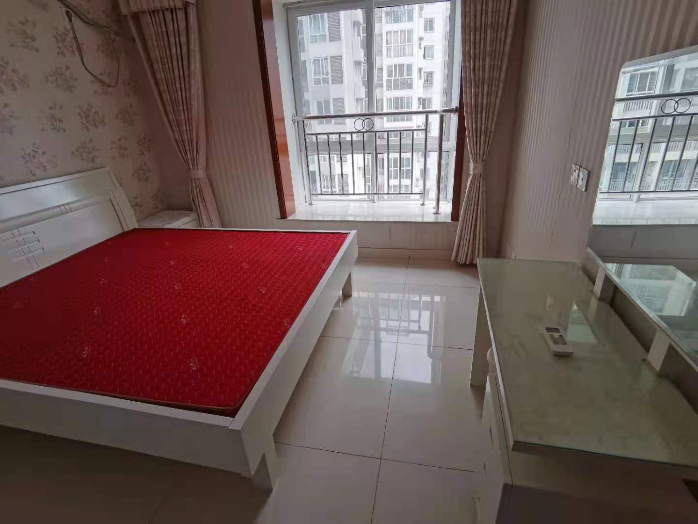 二江花园 3室2厅1卫 2000.0元/月 二江花园 3室2厅1卫 2000.0元/月室内图