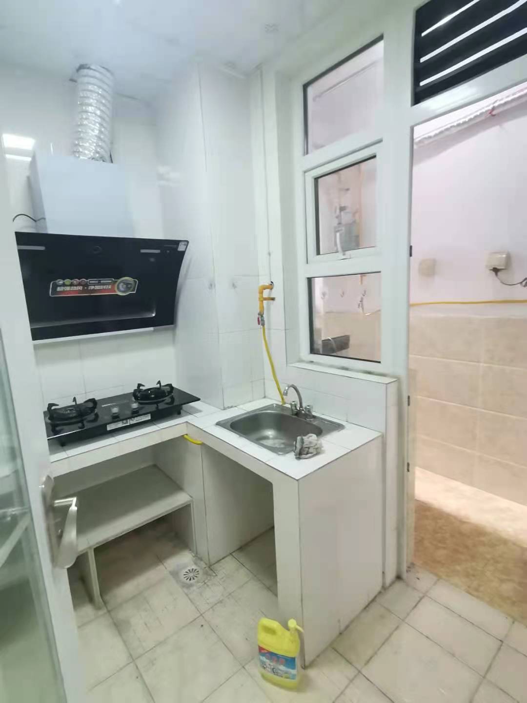 南湖春天  1室1厅1卫    1600.0元/月 南湖春天  1室1厅1卫    1600.0元/月室内图