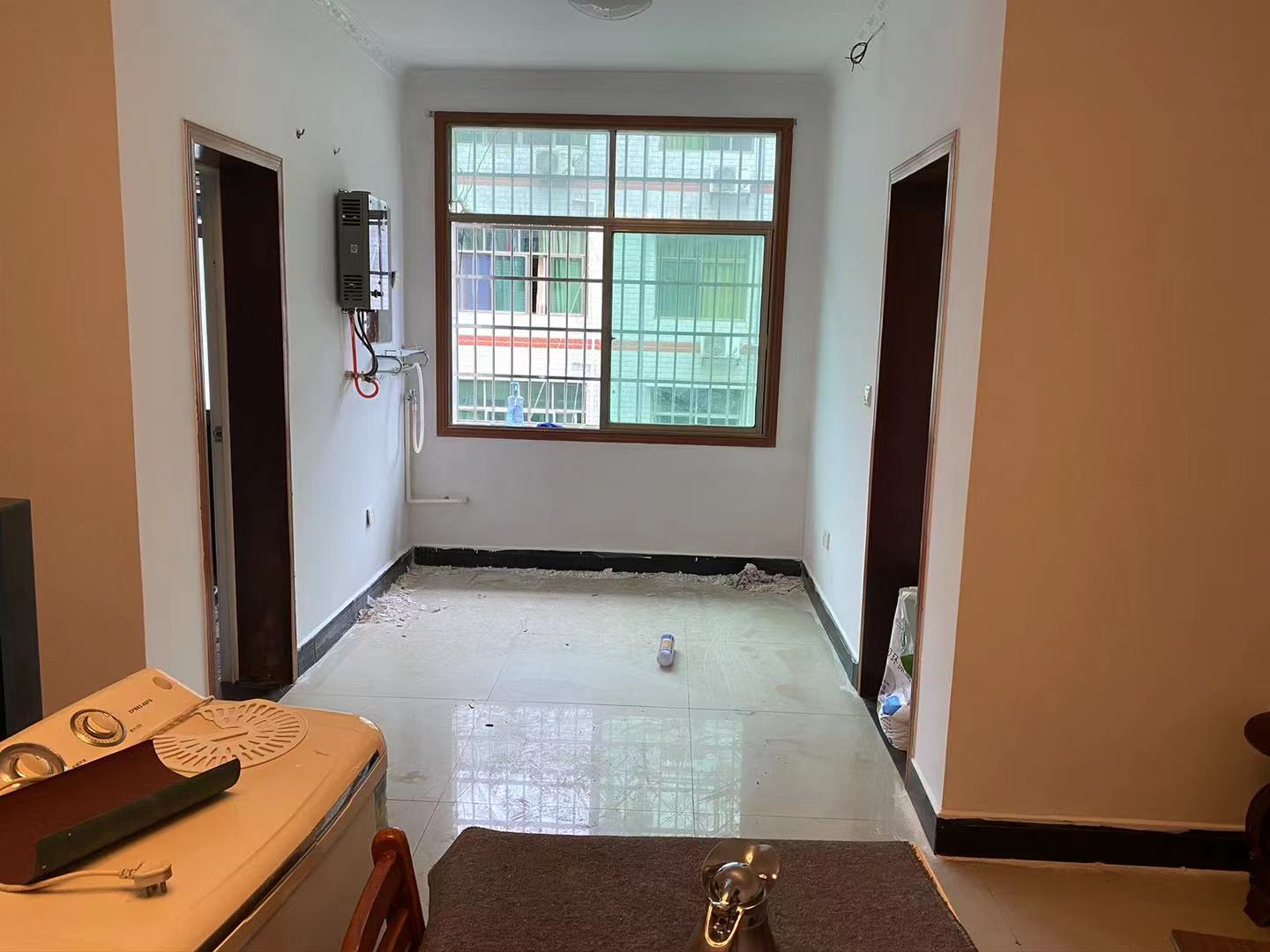 羊舞岭小区 3室2厅1卫 900.0元/月 羊舞岭小区 3室2厅1卫 900.0元/月室内图