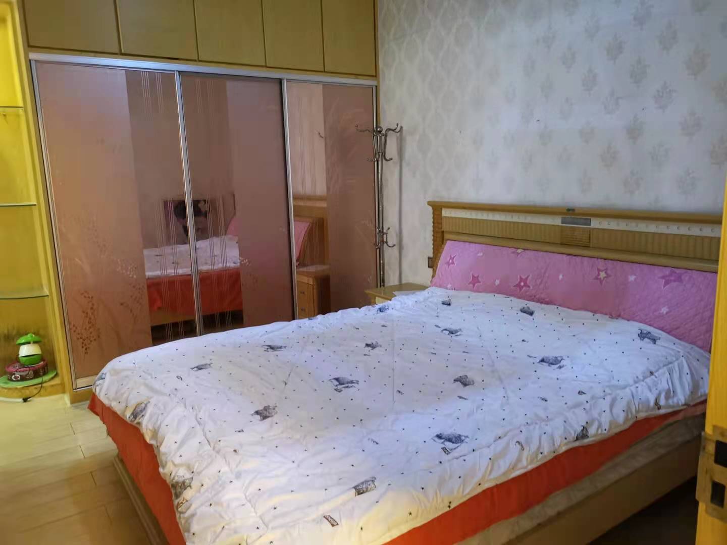 学府花园（文苑瑞景）  2室2厅1卫   59.80万卧室