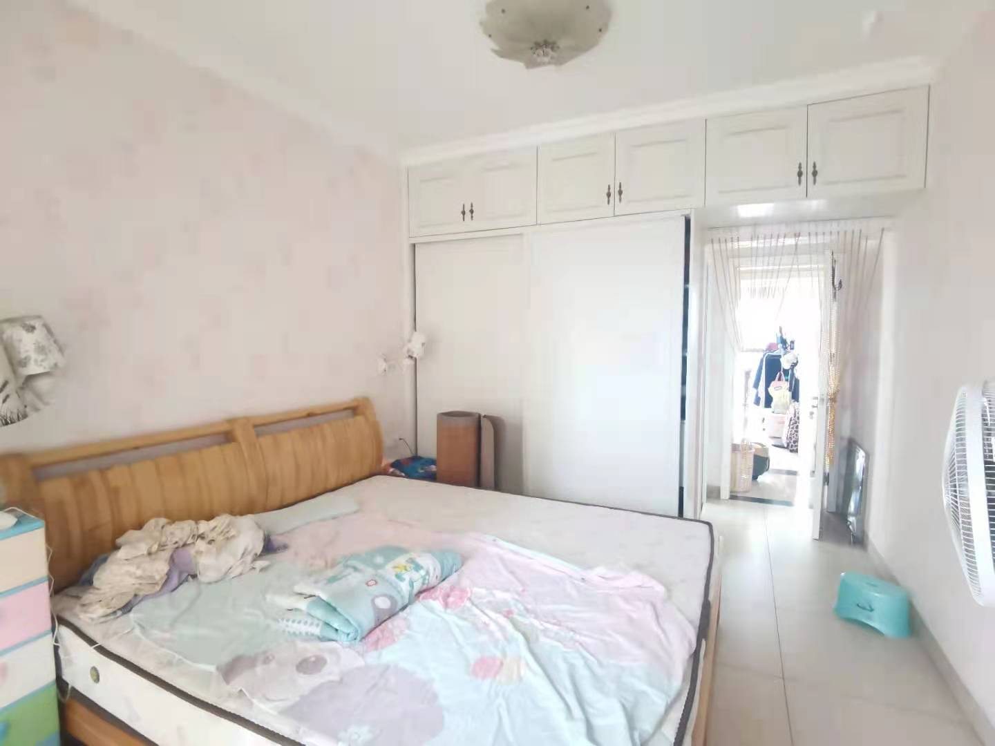 印象华都 3室2厅2卫 75.0万 印象华都 3室2厅2卫 75.0万客厅