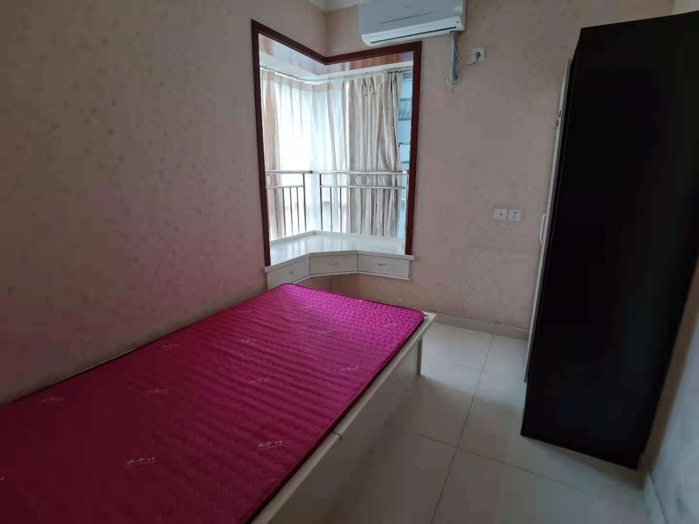 二江花园 3室2厅1卫 2000.0元/月 二江花园 3室2厅1卫 2000.0元/月室内图