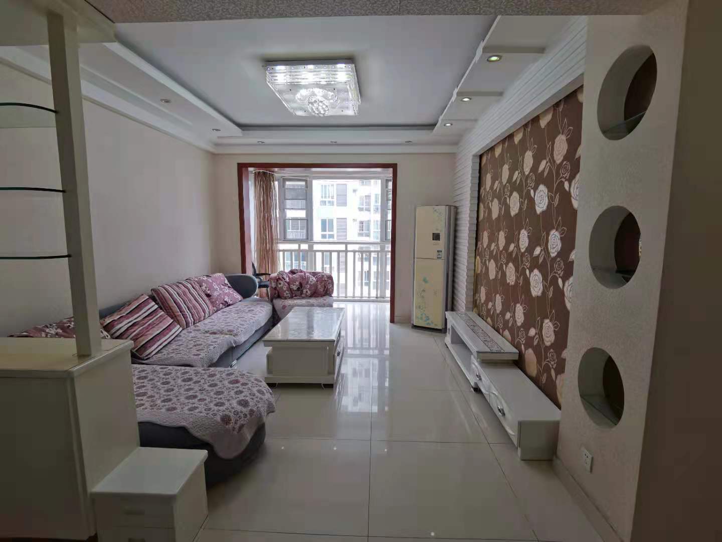 二江花园 3室2厅1卫 2000.0元/月 二江花园 3室2厅1卫 2000.0元/月室内图