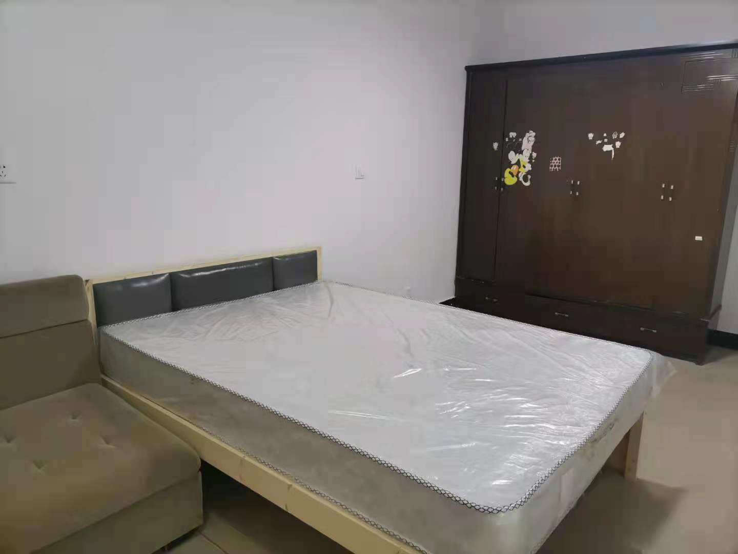 东湖绿洲 2室1厅1卫 1300.0元/月 东湖绿洲 2室1厅1卫 1300.0元/月室内图