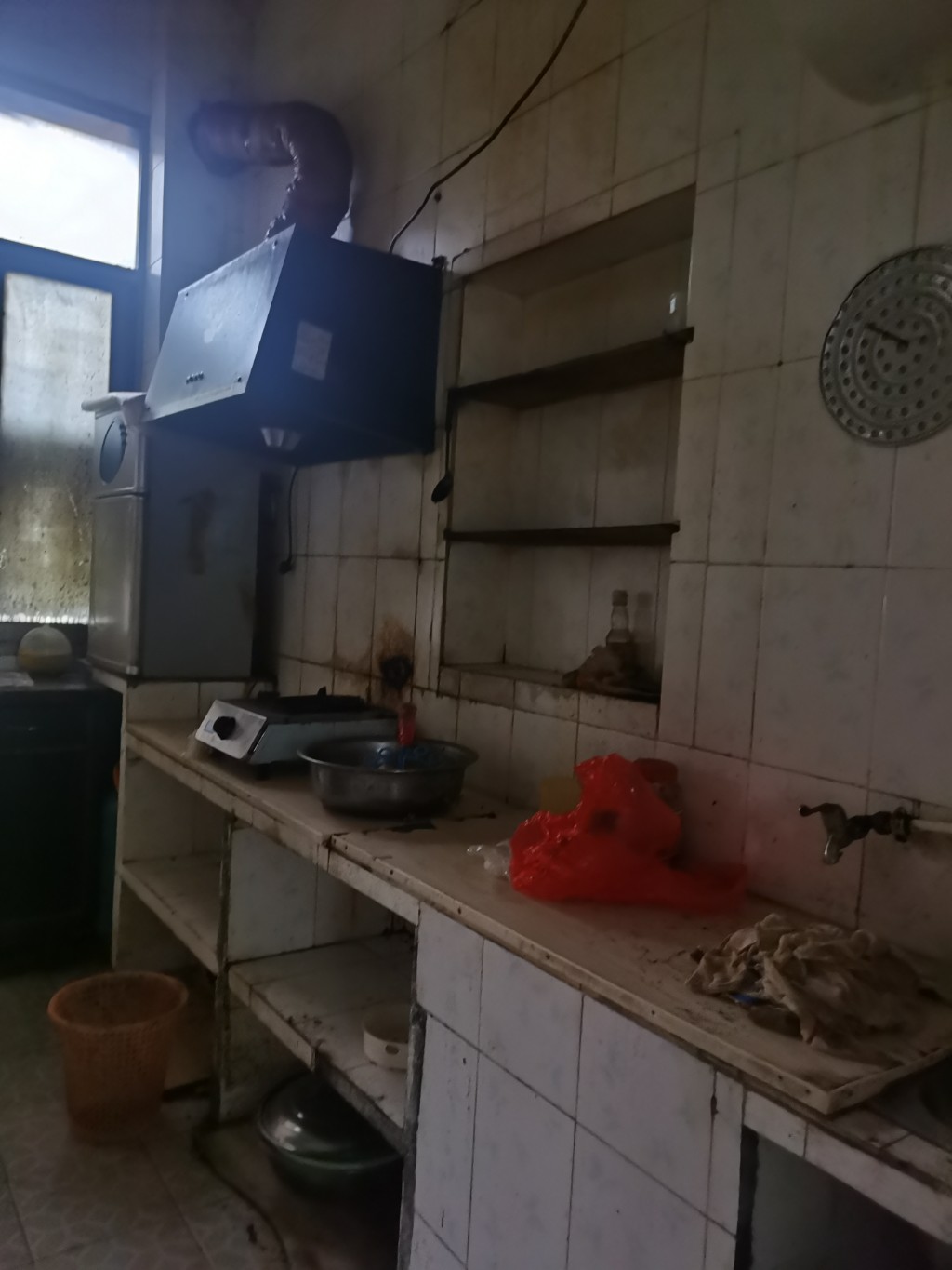 王家小区  3室2厅2卫    41.8万 王家小区  3室2厅2卫    41.8万厨房