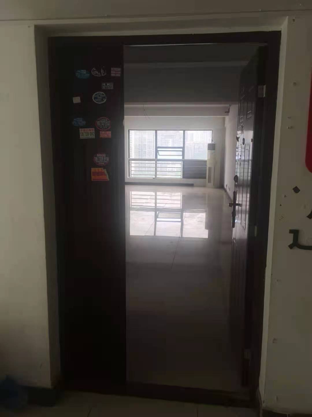 中房电脑大市场 1室1厅0卫 1200.0元/月 中房电脑大市场 1室1厅0卫 1200.0元/月室内图