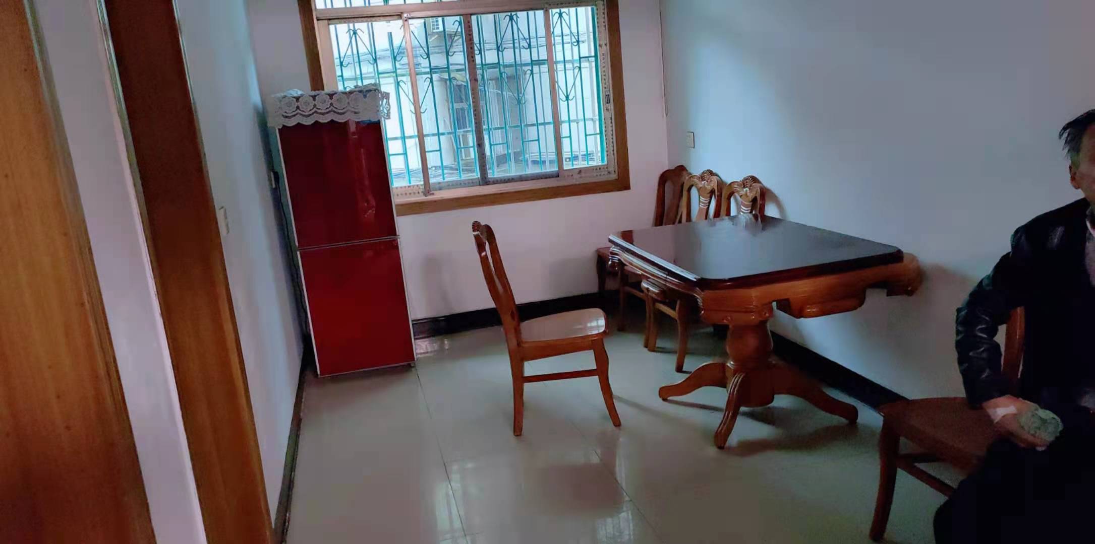 梓山社区(赫山法院宿舍)  4室2厅1卫    1100.0元/月 梓山社区(赫山法院宿舍)  4室2厅1卫    1100.0元/月室内图