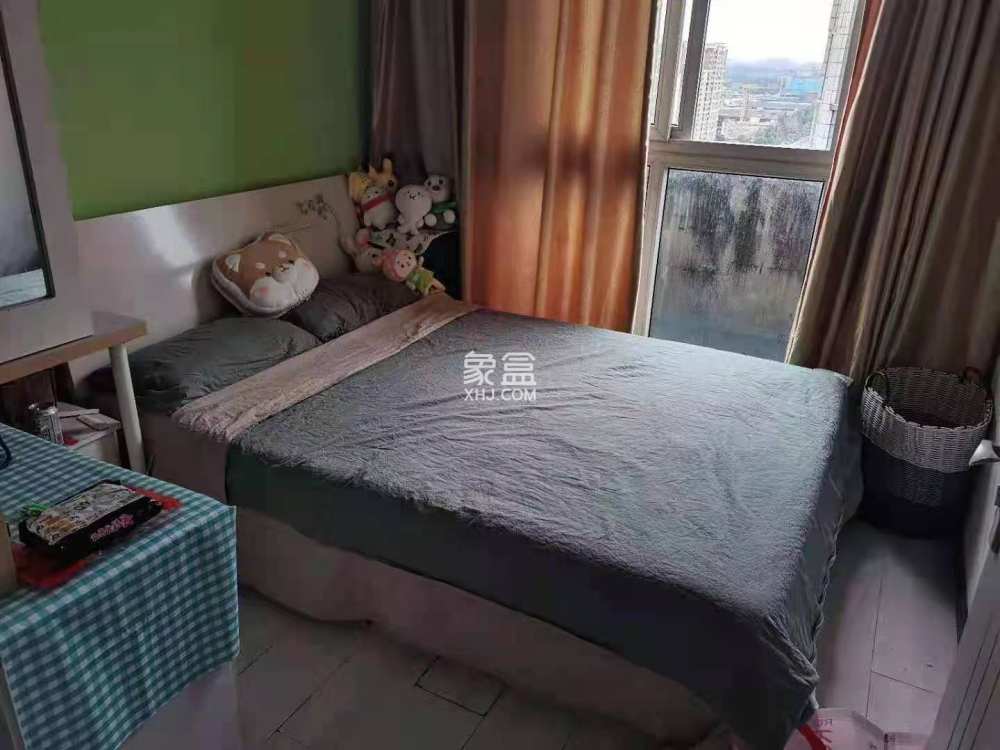 光华逸家  3室1厅1卫    2300.0元/月