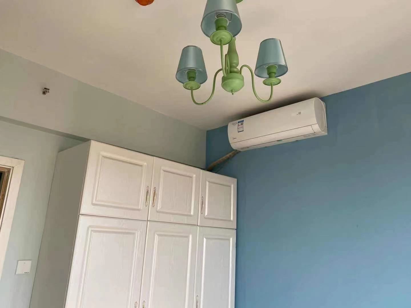 新桂公馆 1室1厅1卫 32.0万 新桂公馆 1室1厅1卫 32.0万客厅