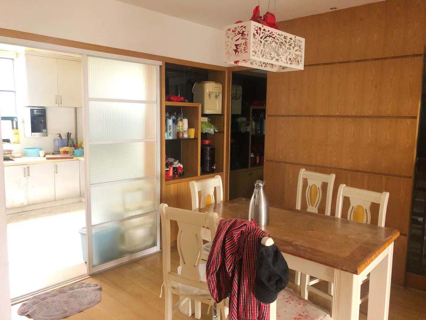 顺鑫佳园 3室2厅2卫 1500.0元/月 顺鑫佳园 3室2厅2卫 1500.0元/月室内图