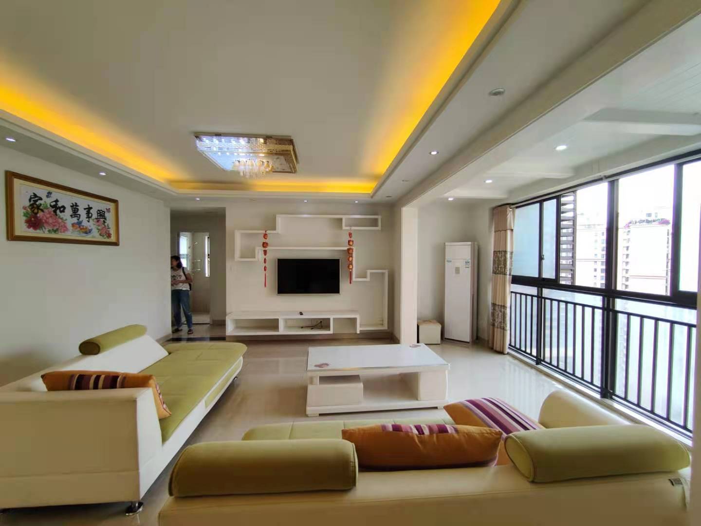 佳兆业君汇上品  3室2厅2卫    2600.0元/月 佳兆业君汇上品  3室2厅2卫    2600.0元/月室内图