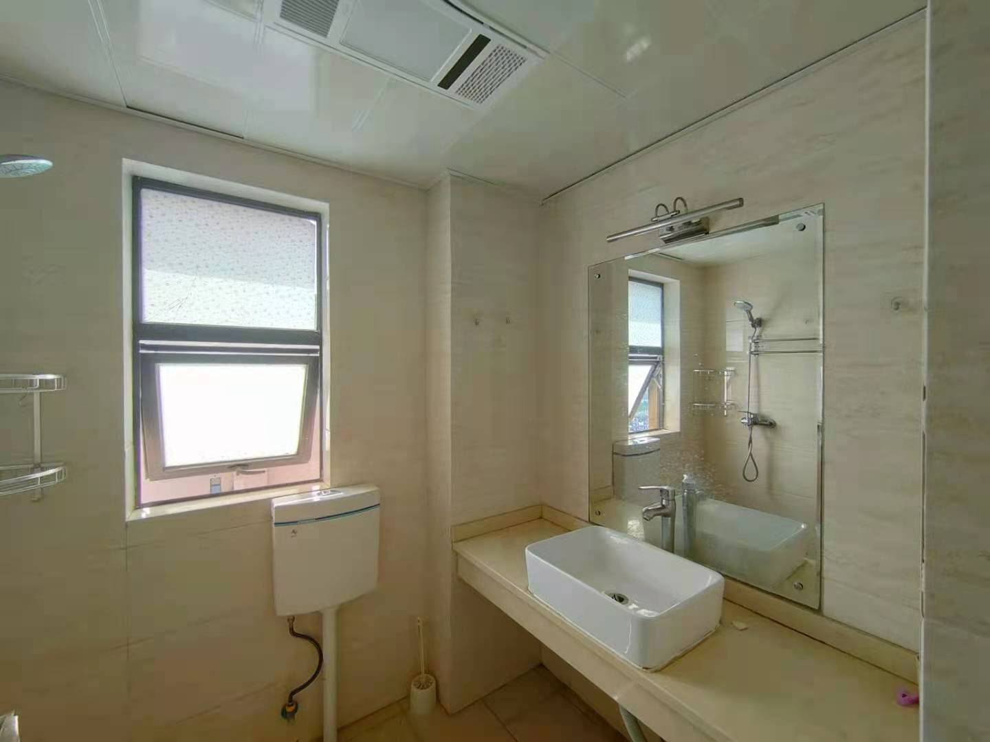 佳兆业君汇上品  3室2厅2卫    2600.0元/月 佳兆业君汇上品  3室2厅2卫    2600.0元/月室内图