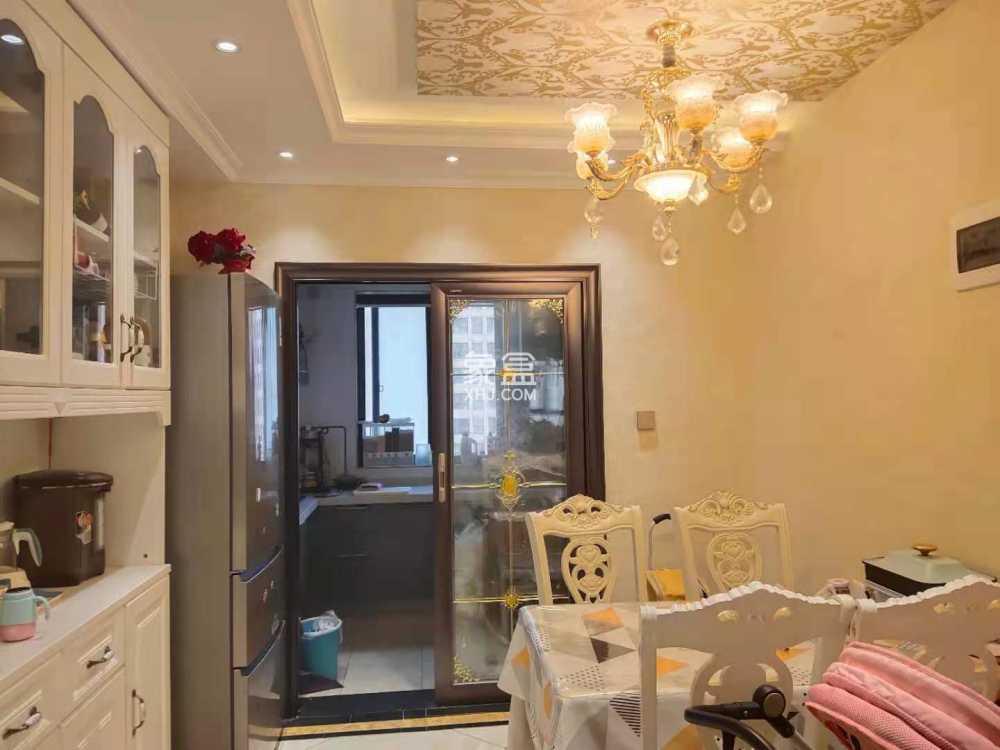 金辉世界城  3室2厅2卫    353.0万