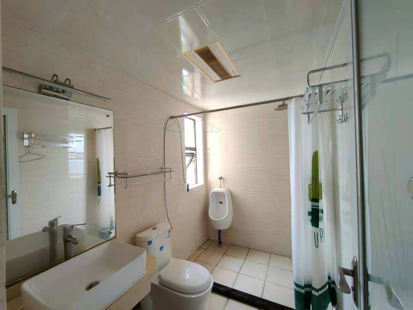 佳兆业君汇上品  3室2厅2卫    2600.0元/月 佳兆业君汇上品  3室2厅2卫    2600.0元/月室内图