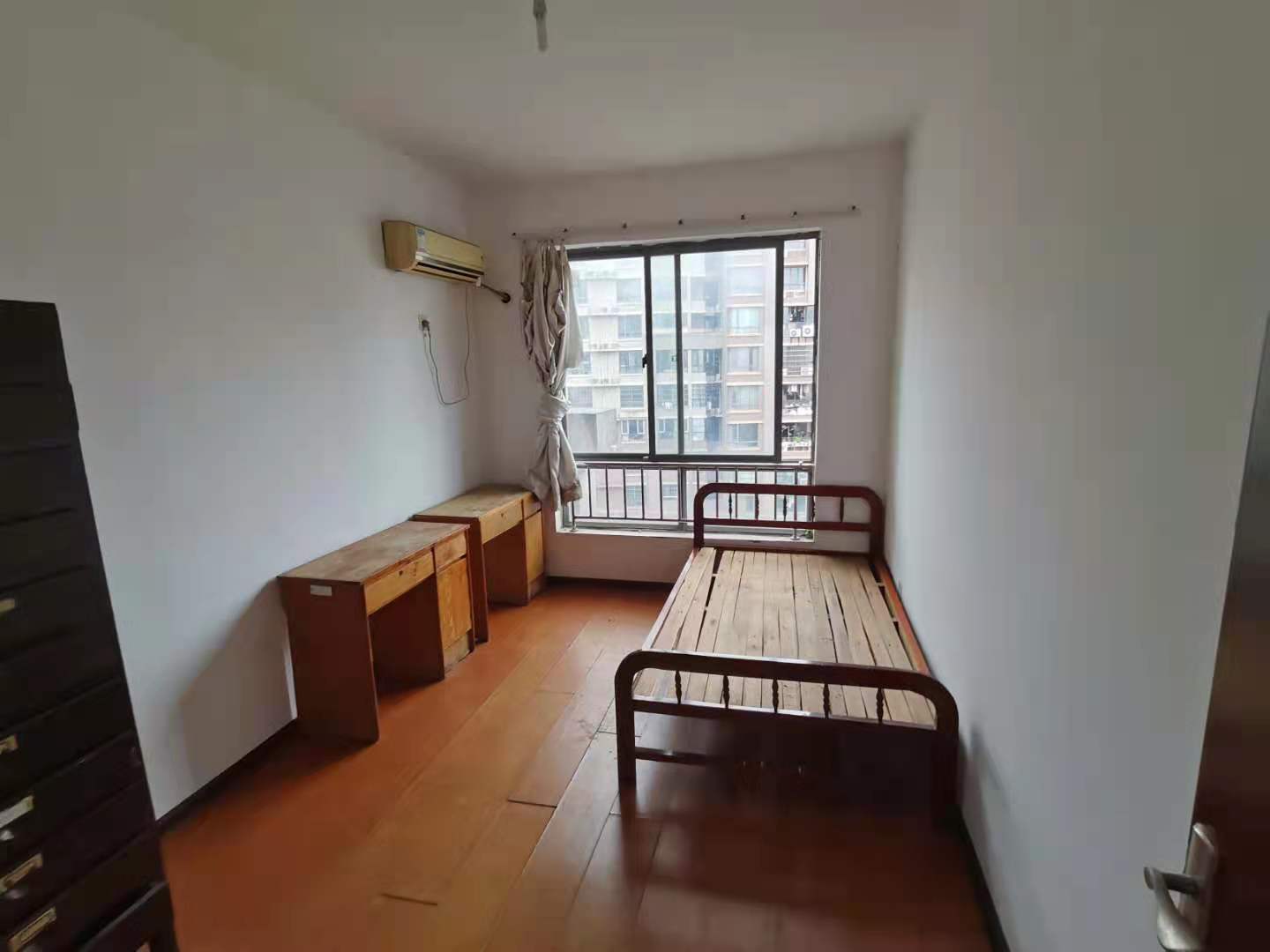 鑫远湘府华城  4室1厅1卫    2600.0元/月室内图
