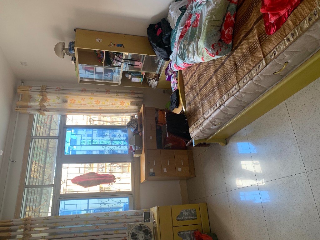 房管局单位房 3室2厅1卫 75.8万 房管局单位房 3室2厅1卫 75.8万卧室