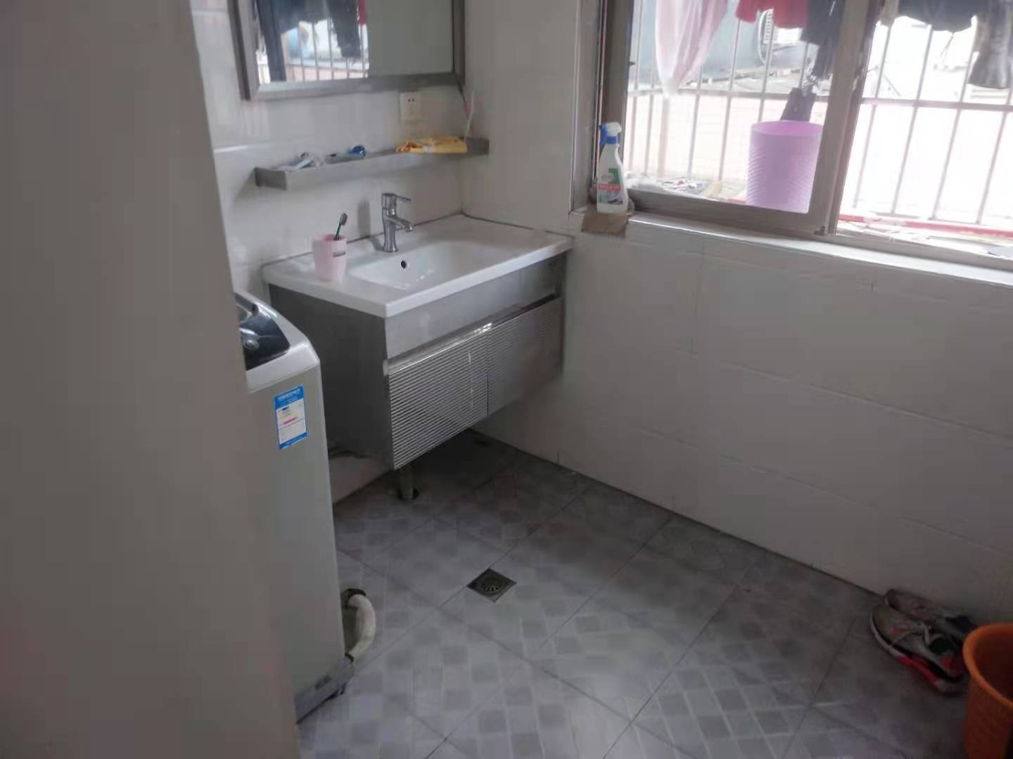 车塘河小区  3室2厅2卫   2000.00元/月室内图