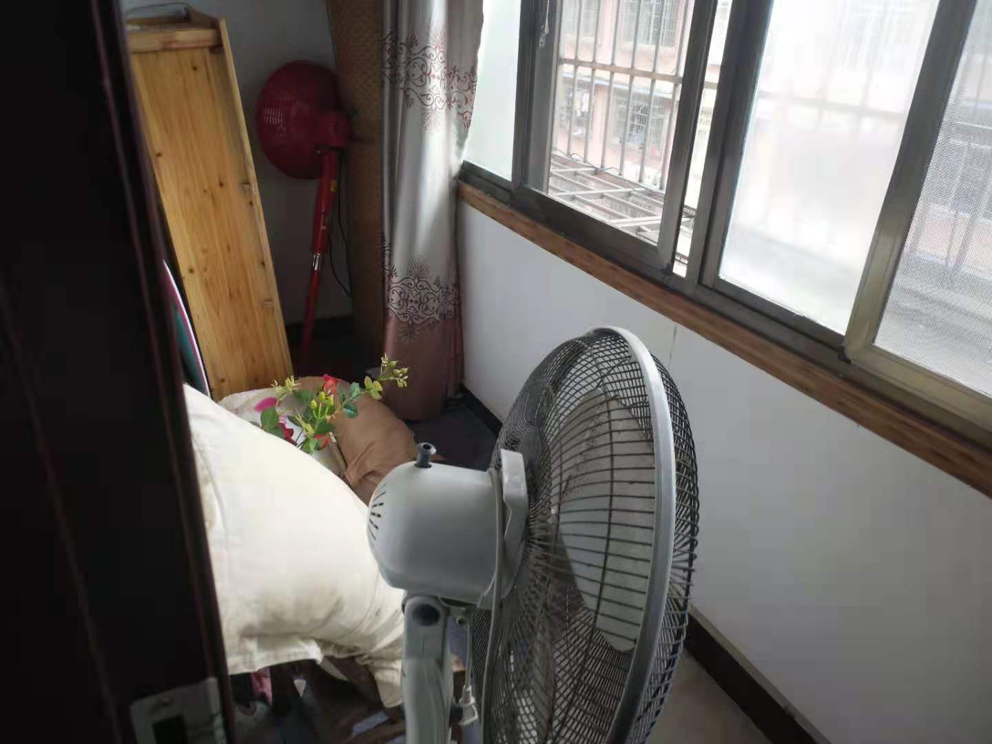 车塘河小区  3室2厅2卫   2000.00元/月室内图