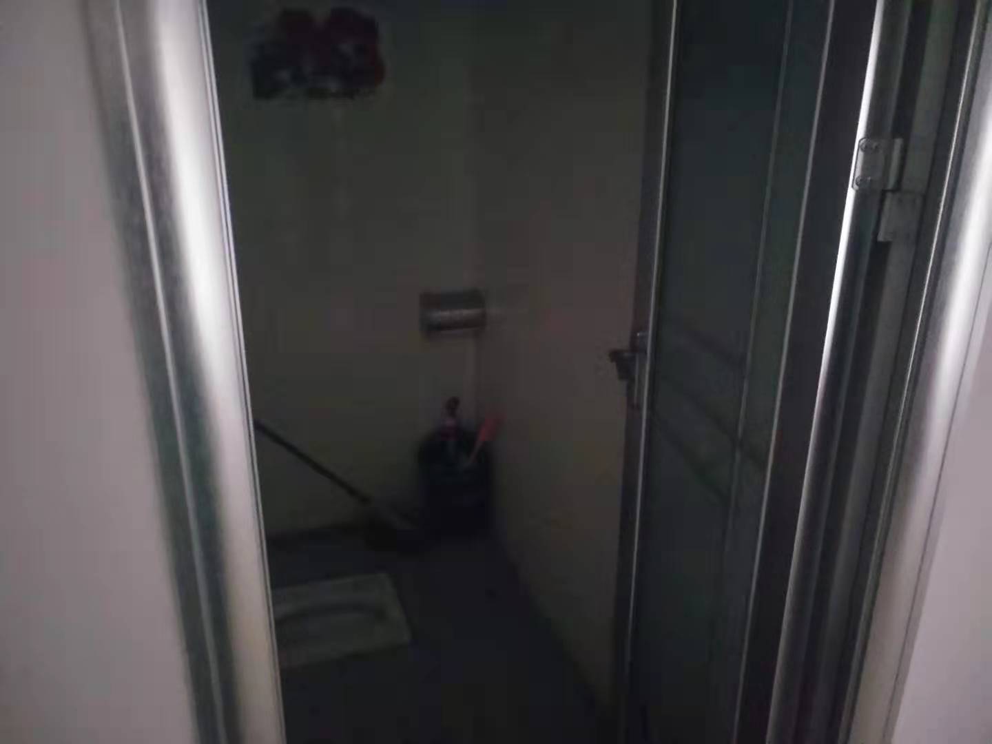 车塘河小区  3室2厅2卫   2000.00元/月室内图