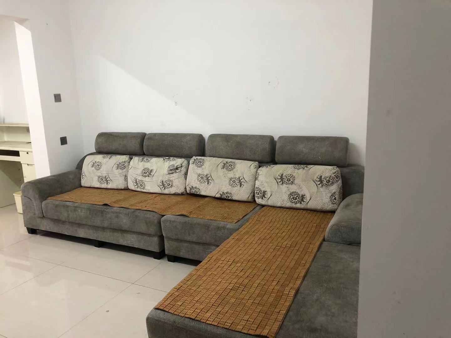 翡翠公园(北大资源)  2室2厅1卫    1200.0元/月 翡翠公园(北大资源)  2室2厅1卫    1200.0元/月