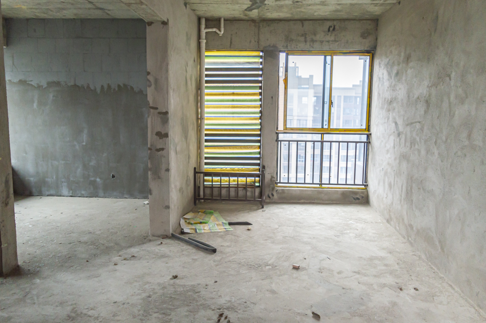 铂金汉宫  4室2厅2卫    72.8万客厅