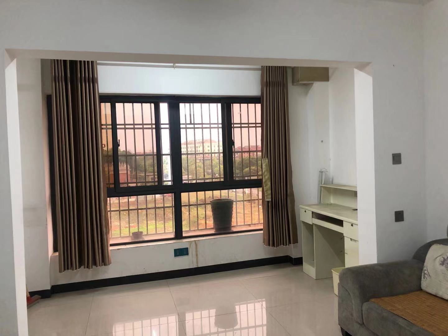 翡翠公园(北大资源) 2室2厅1卫 1200.00元/月 翡翠公园(北大资源) 2室2厅1卫 1200.00元/月室内图